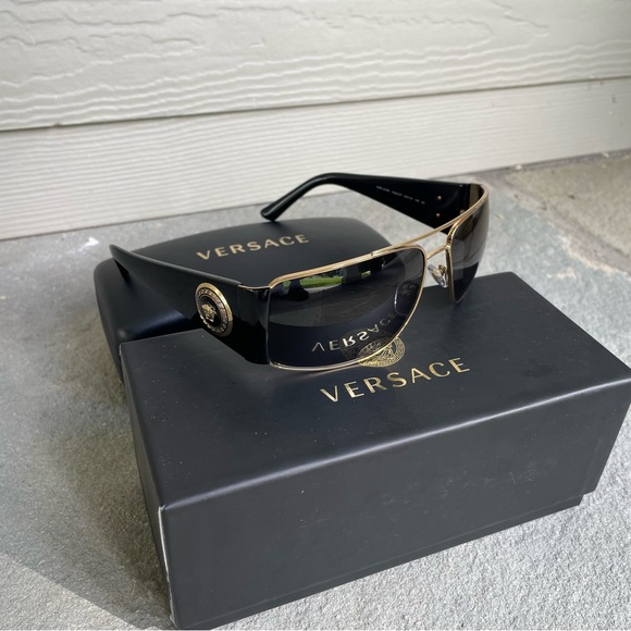 Versace Other - Versace Medusa Runway Sunglasses 🔥